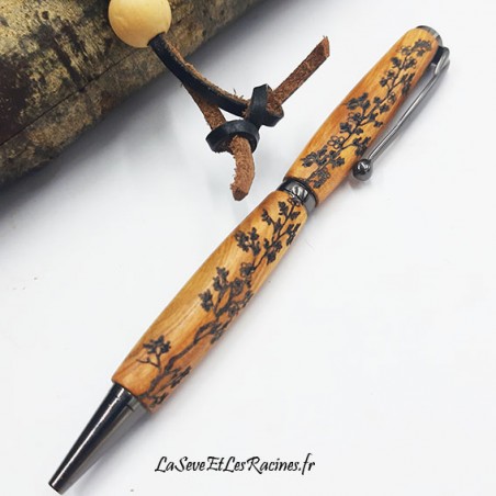 stylo en bois cerisier rechargeable bille bic arbre fleurs personnalisable