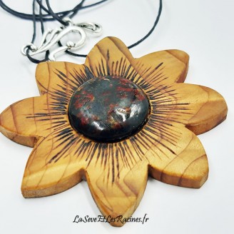 collier en bois de cèdre et céramique rouge noir artisanal