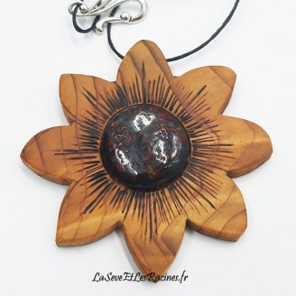 collier en bois de cèdre et céramique rouge noir artisanal