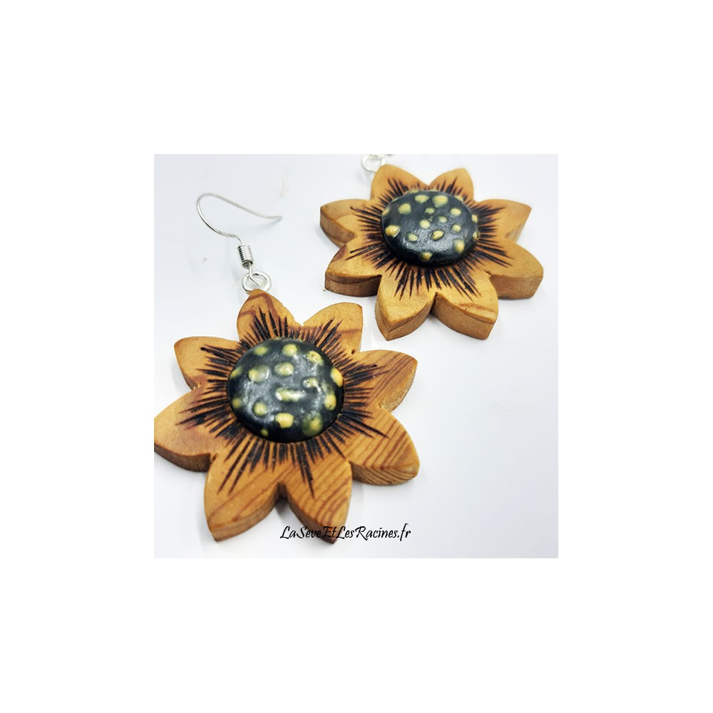 Boucles d'oreilles artisanales fleurs en bois de cèdre et céramique jaune noir