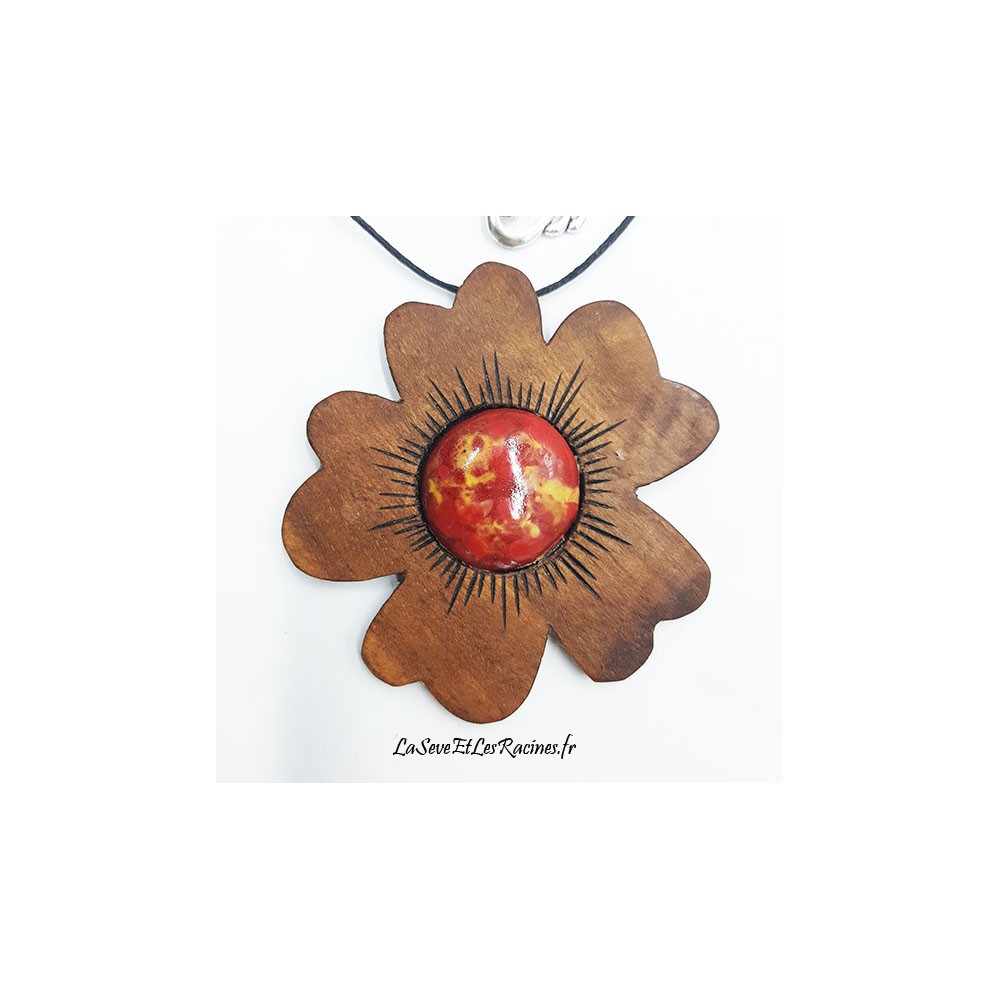 Collier fleur en bois de noyer et céramique rouge jaune artisanal