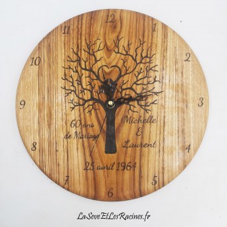 Horloge personnalisée en bois  pyrogravée arbre et prénoms