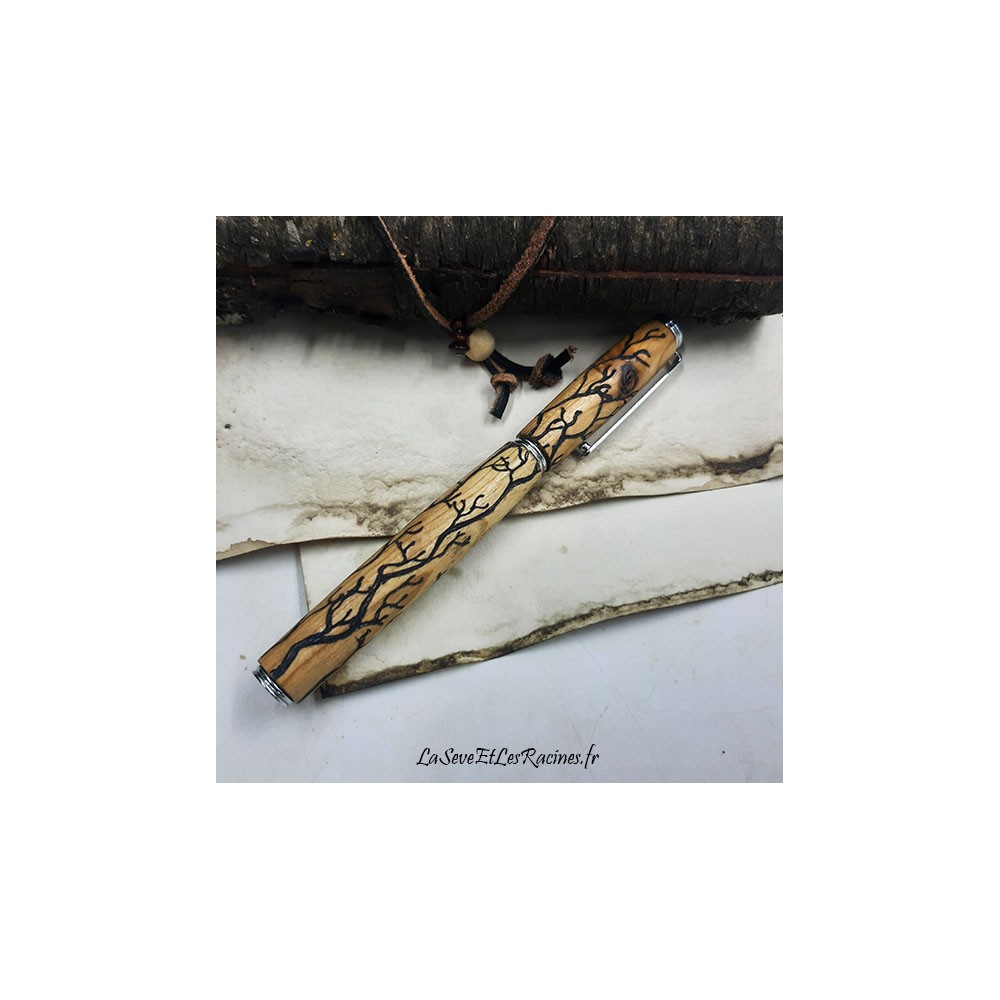 stylo plume en bois pyrogravé arbre artisanal bio