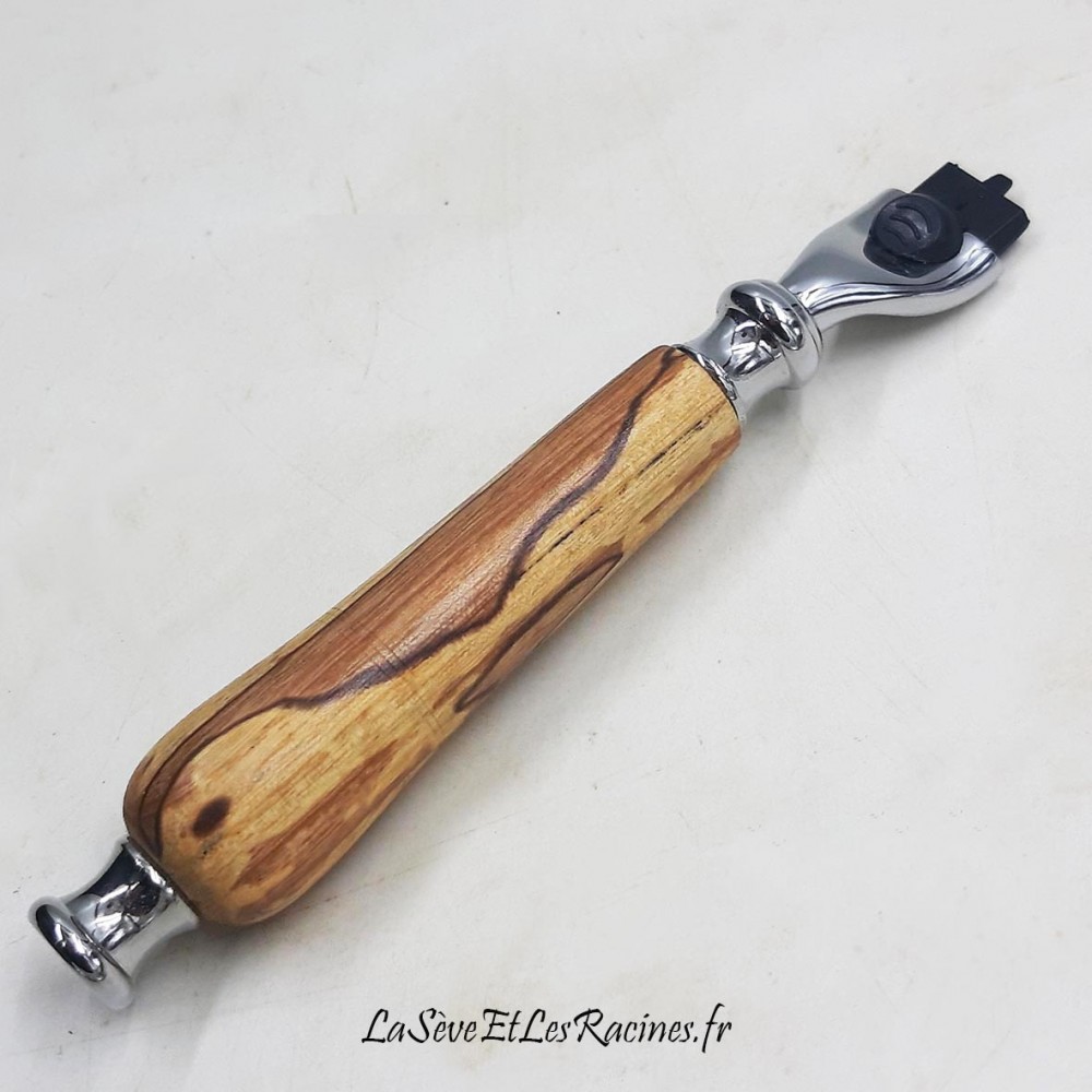 Rasoir en bois de châtaignier fabrication artisanale zéro déchet, non jetable