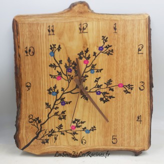 Horloge artisanale en bois carrée murale arbre branche nature écologique écorce live  edge