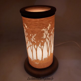 Lampe d'ambiance à poser en bois de châtaignier et placage chêne ajouré fabrication artisanale