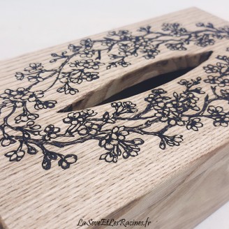 Boite à mouchoirs en bois artisanale pyrogravée branches de cerisier écologique locale bio