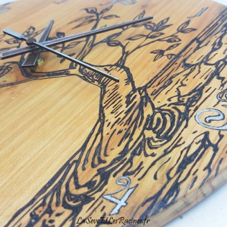horloge artisanale bois de cèdre pyrogravée branche bio écologique éthique