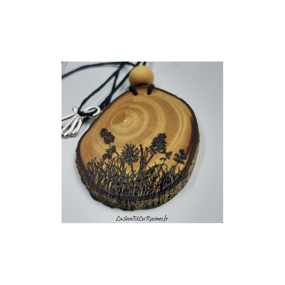 Collier artisanal en bois d'olivier pyrogravé champêtre