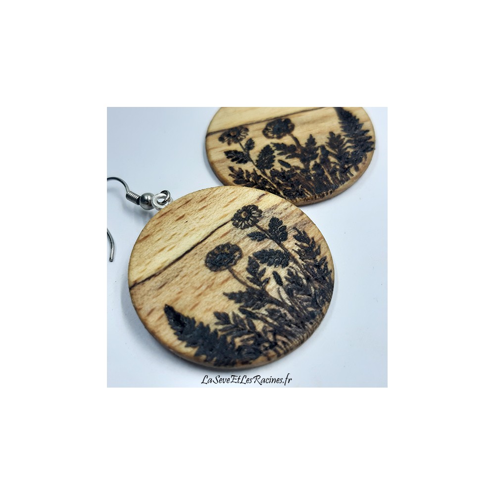 boucle d'oreilles artisanales en bois de hêtre pyrogravé champêtre