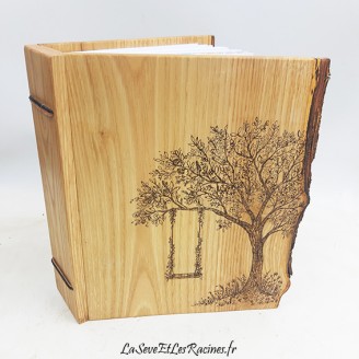 Album de naissance souvenirs bébé artisanal bois