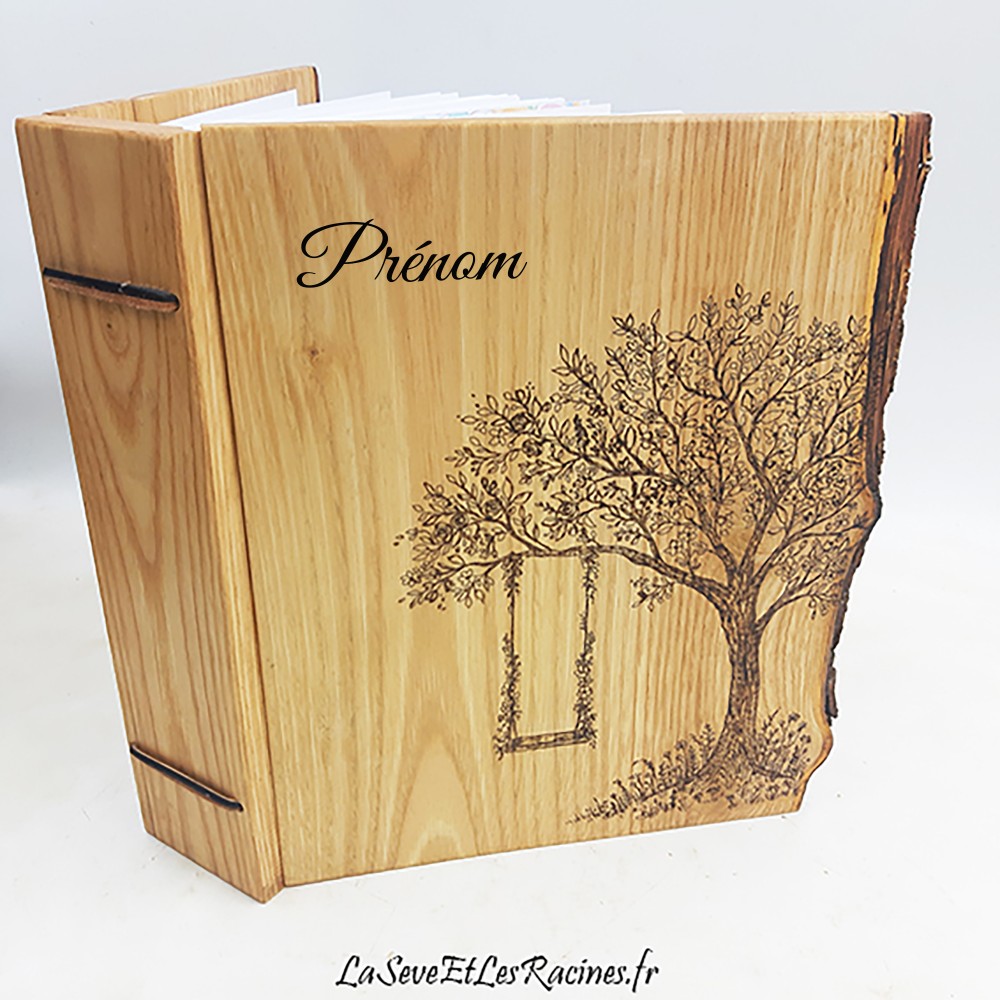 Album de naissance photos souvenirs bébé artisanal bois