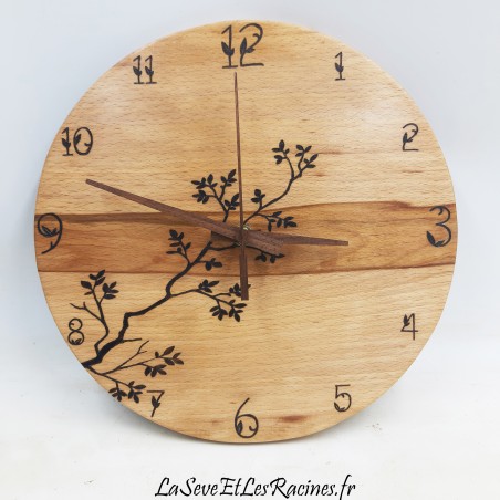 Horloge bois de hêtre 28,5cm gravée branche fabrication artisanale piece unique