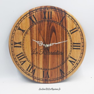 Horloge en bois personnalisée fabriquée artisanalement