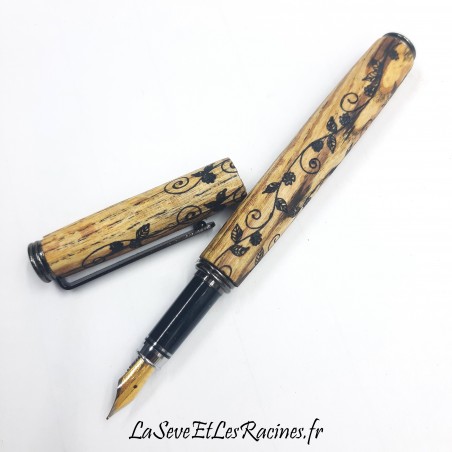 Stylo plume en bois de hêtre gravé avec un motif de lianes, de fleurs et de feuilles, personnalisable