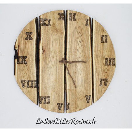 Horloge en bois de châtaignier