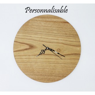 Horloge artisanale en châtaignier finition naturelle