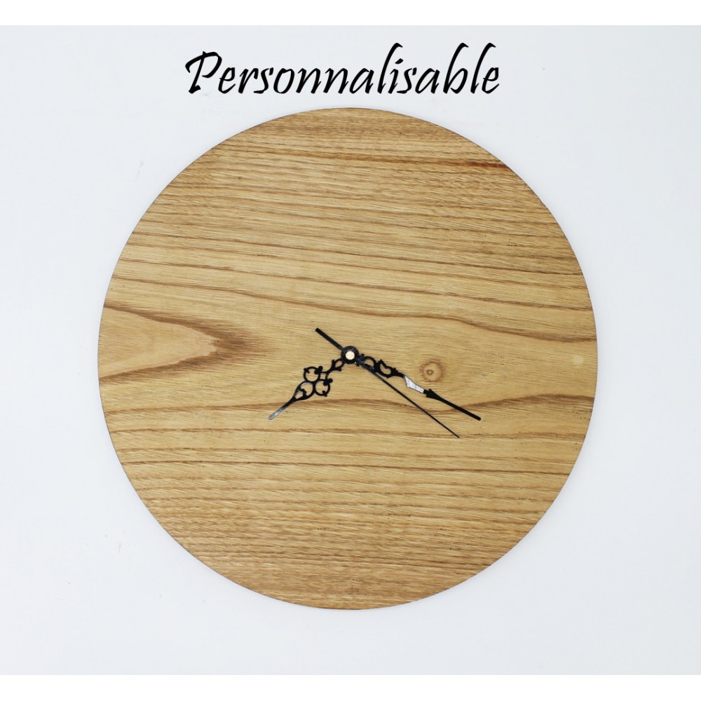 Horloge artisanale en châtaignier finition naturelle