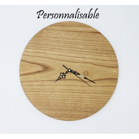 Horloge artisanale en châtaignier finition naturelle